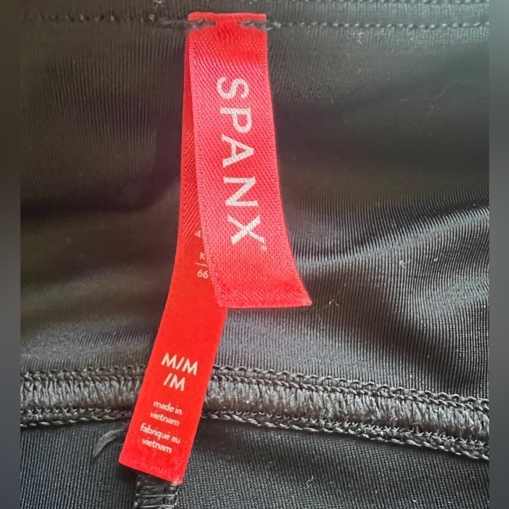 SPANX Black Faux Leather Leggings Women’s Size Medium Shapewear - Picture 2 of 6